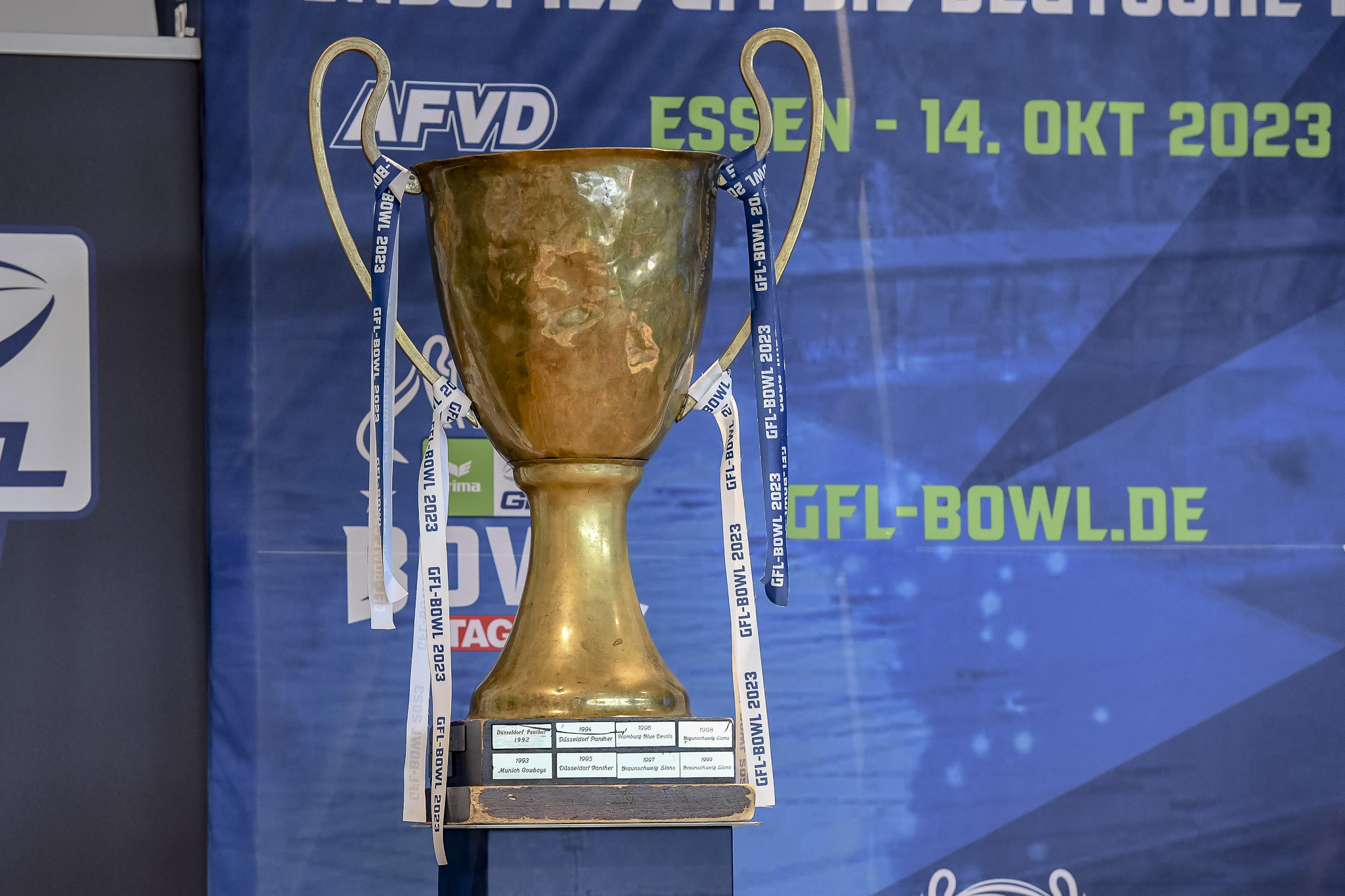 „Beule“, der Meisterpokal  - GFL Bowl (Foto: Oliver Jungnitsch)